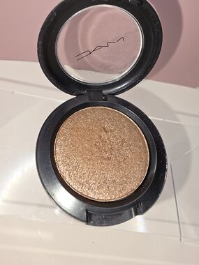 MAC Cosmetics PRESSED PIGMENT - "Deeply Dashing" **Discontinued!**